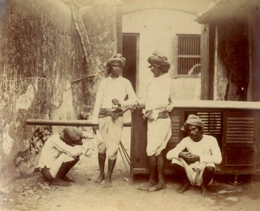 KITLV 87162 - William Johnson - Men next a sedan at Bombay, British India - 1856