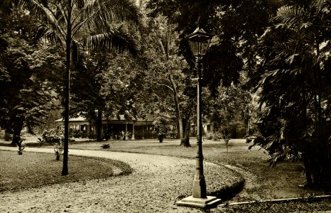 KITLV - 78308 - Kleingrothe, C.J. - Medan - Administrator's house of the Amsterdam Deli Company in Medan near Amplas - circa 1900