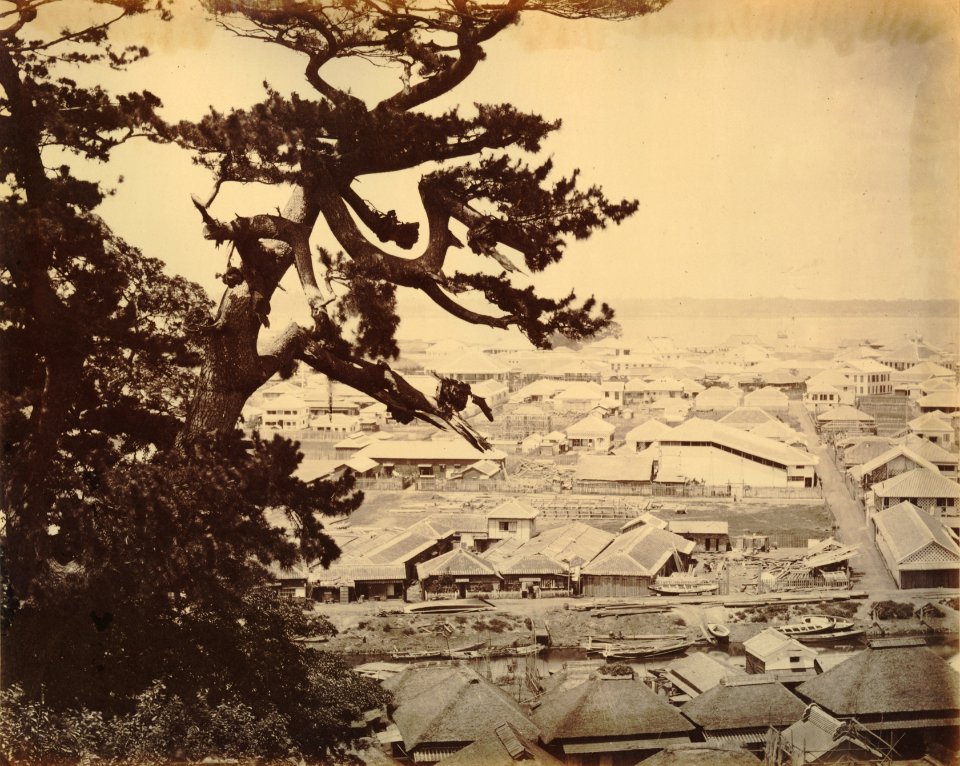 KITLV - 89901 - Beato, Felice - Houses on a canal at Sakaehama in Japan - presumably 1863-1865