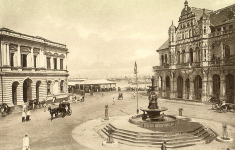 KITLV - 79888 - Kleingrothe, C.J. - Medan - Square at Singapore - circa 1910