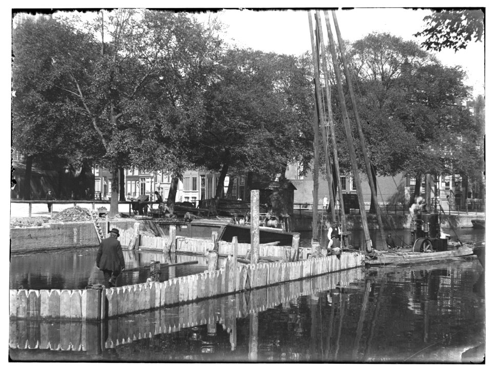 Keizersgracht 196-198 (vrnl, rechts) Jacob Olie (max res)