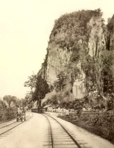KITLV - 79952 - Kleingrothe, C.J. - Medan - Station at the Batu Caves in Kuala Lumpur - circa 1910