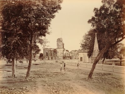 KITLV 91967 - Samuel Bourne - Residential building in Lucknow in India - Around 1860 photo