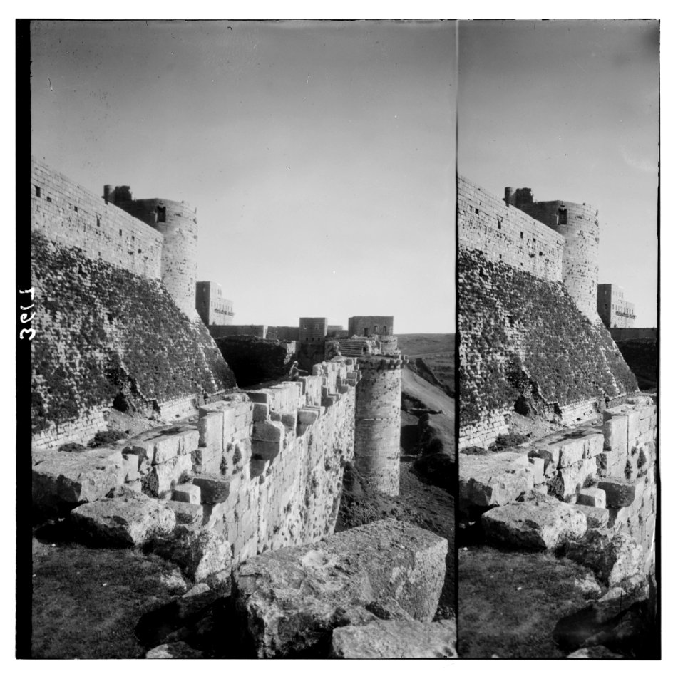 Krak de Chevaliers (Kala't el-Husn). The outer and inner wall LOC matpc.02854