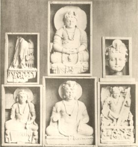 KITLV 88005 - Unknown - Sculptures coming from Jamalgarhi and Takht-i-Bahi in British India - 1897