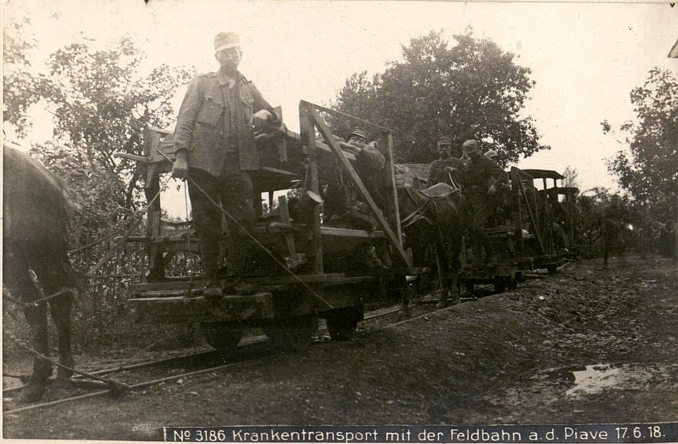 Krankentransport mit der Feldbahn a.d.Piave 17.6.18. (BildID 15619689)