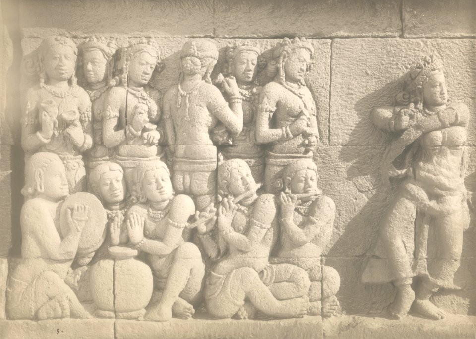 KITLV 90034 - Isidore van Kinsbergen - Relief at Borobudur near Magelang - Around 1890