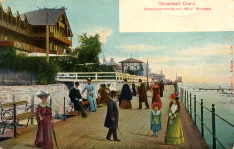 Kranz, Ostpreußen - Strandpromenade mit Hotel Monopol (Zeno Ansichtskarten)