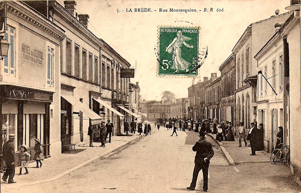 La Brède - rue Montesquieu 2