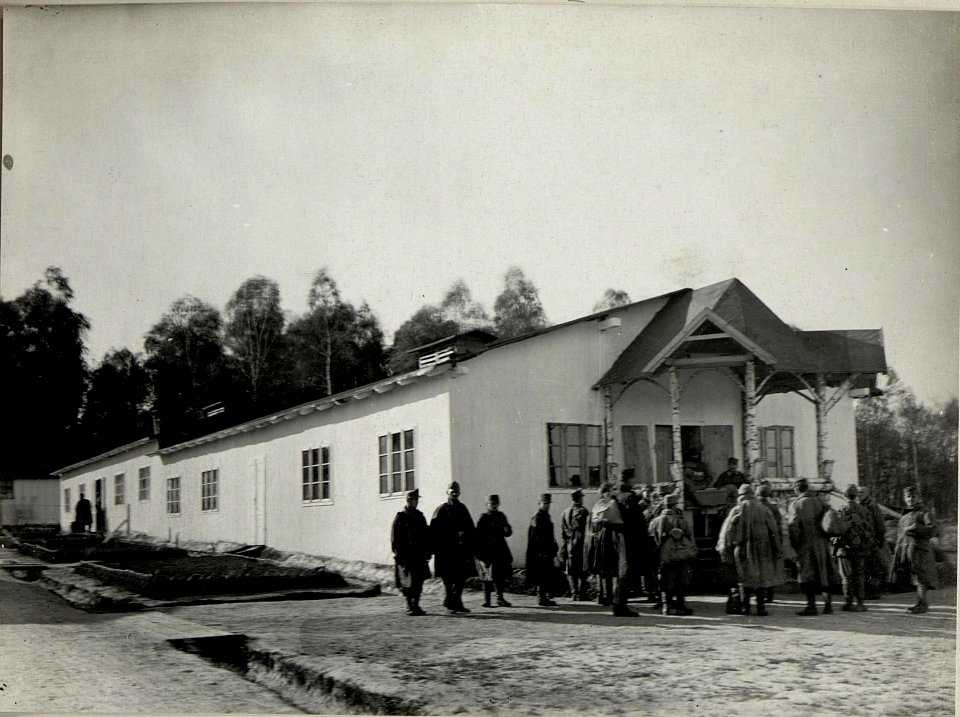 Krankenabschub. Aufgenommen am 5.V.1916. OLESZOW. (BildID 15537353)