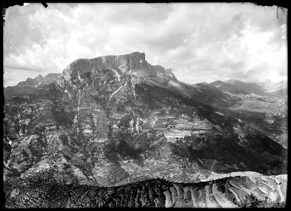 La Peña Montañesa des de prop de l'ermita de la Virgen de Fajanillas