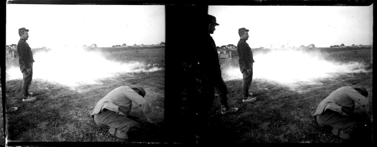 La Cheppe. Camp d'Attila. Bombes à gaz suffocants - Fonds Berthelé - 49Fi512