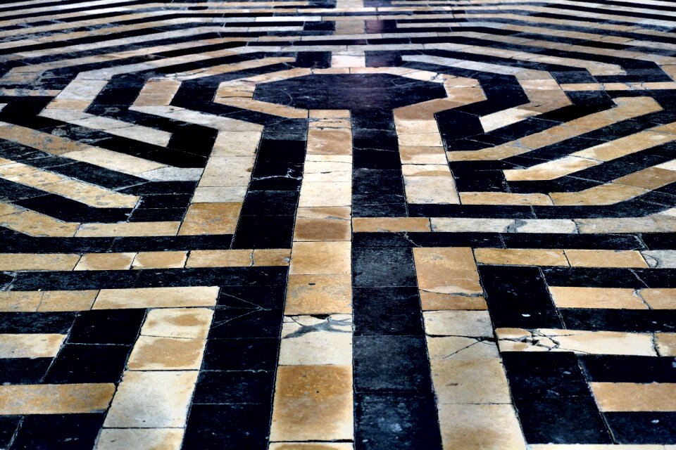 Architecture maze church