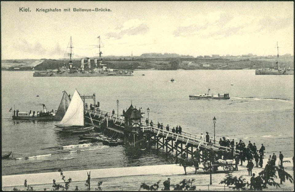 Kriegshafen mit Bellevuebrücke (Kiel 27.837)