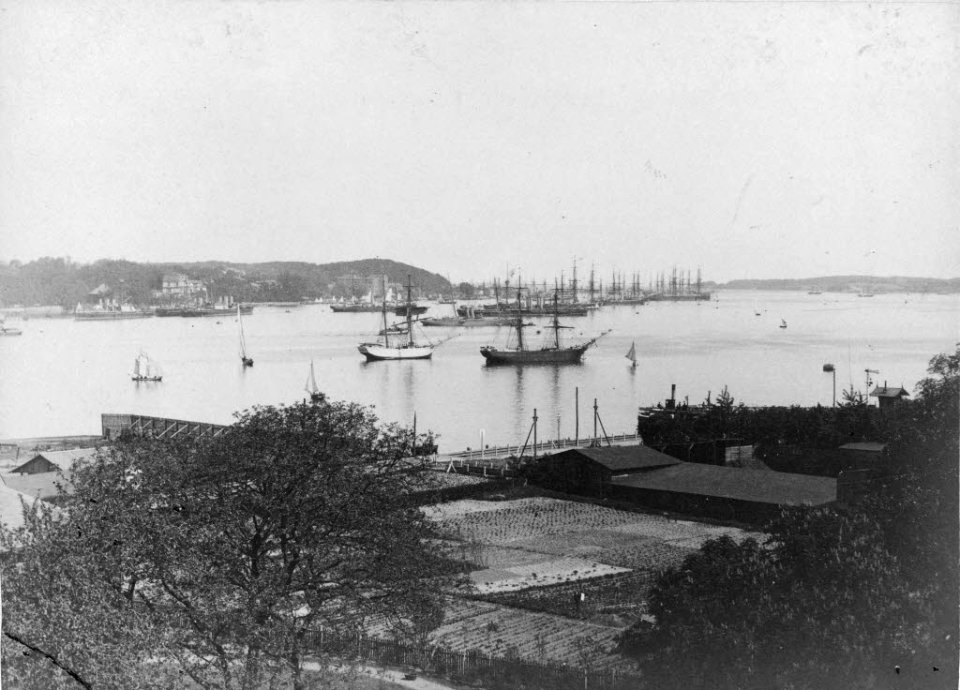 Kriegsschiffe der Kaiserlichen Marine im Reichskriegshafen (Kiel 80.682)