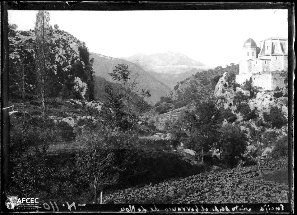 La Nou de Berguedà i la serra d'Ensija