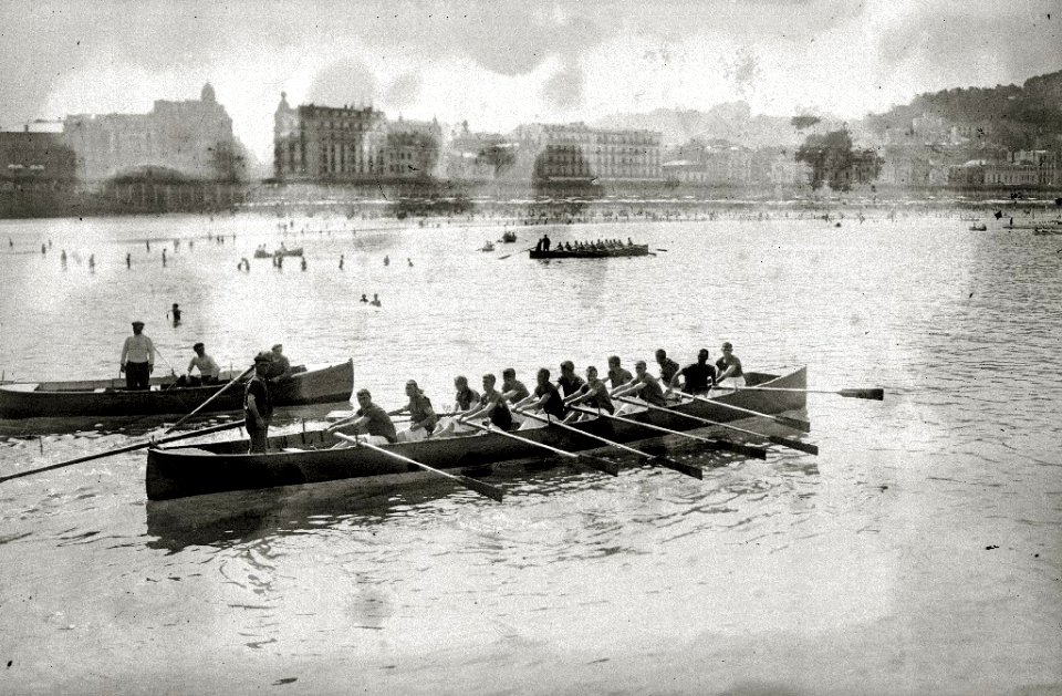 La trainera 'Ondarroa I' en la bahía de la Concha (1 de 1) - Fondo Car-Kutxa Fototeka