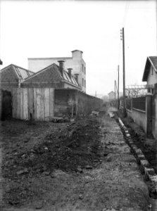 La Rue François Raspail à Villeurbanne, avant les travaux de voirie et d'assainissement de 1933