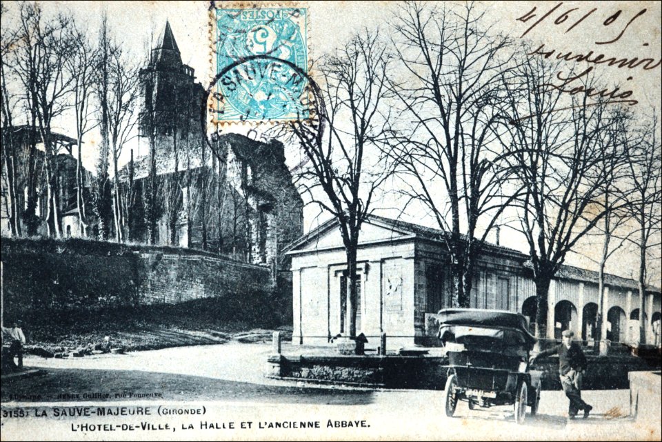 La Sauve-Majeure - place Saint-Jean 3