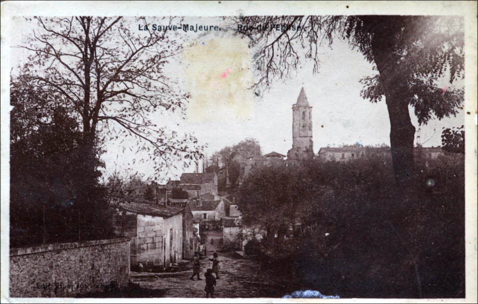 La Sauve-Majeure - rue de l'église 4