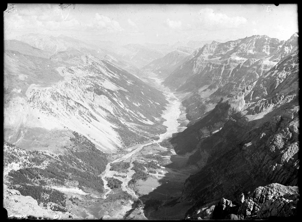 La vall de Pineta amb el riu Cinca des del pic Marmorés de Pineta
