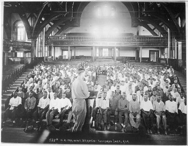 Lecture at the S.A.T.C. Tuskegee Normal and Industrial Institute, Tuskegee, Alabama. Photographic Division, Tuskegee... - NARA - 533481 photo