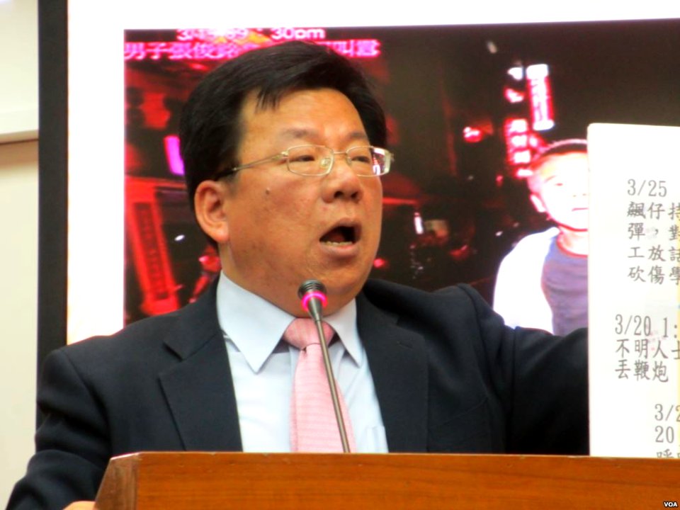 Lee Chun-yi from VOA