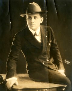 Lee Miller, stage actor (SAYRE 5995)