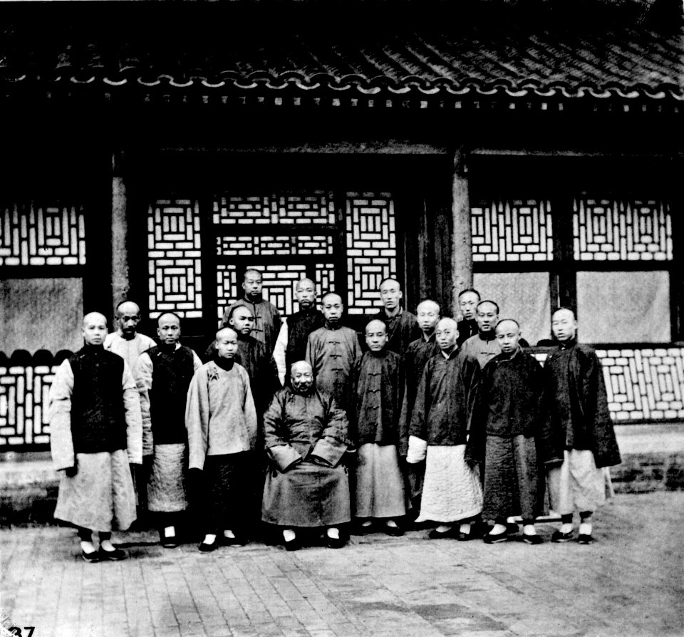 LE-SHEN-LAN AND HIS PUPILS