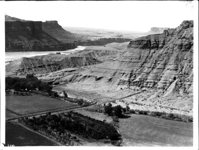 Lee's old ranch at Lee's Ferry on the upper Colorado River, junction of Marble Canyon and Glen Canyon, 1900-1930 (CHS-3883)