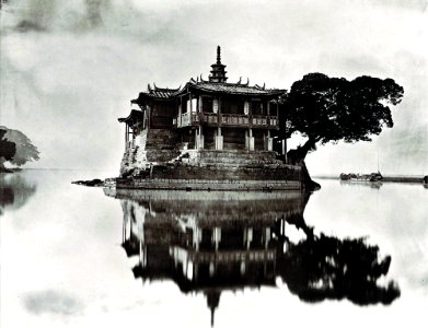 Loewentheil-JohnThomson-Island Pagoda photo