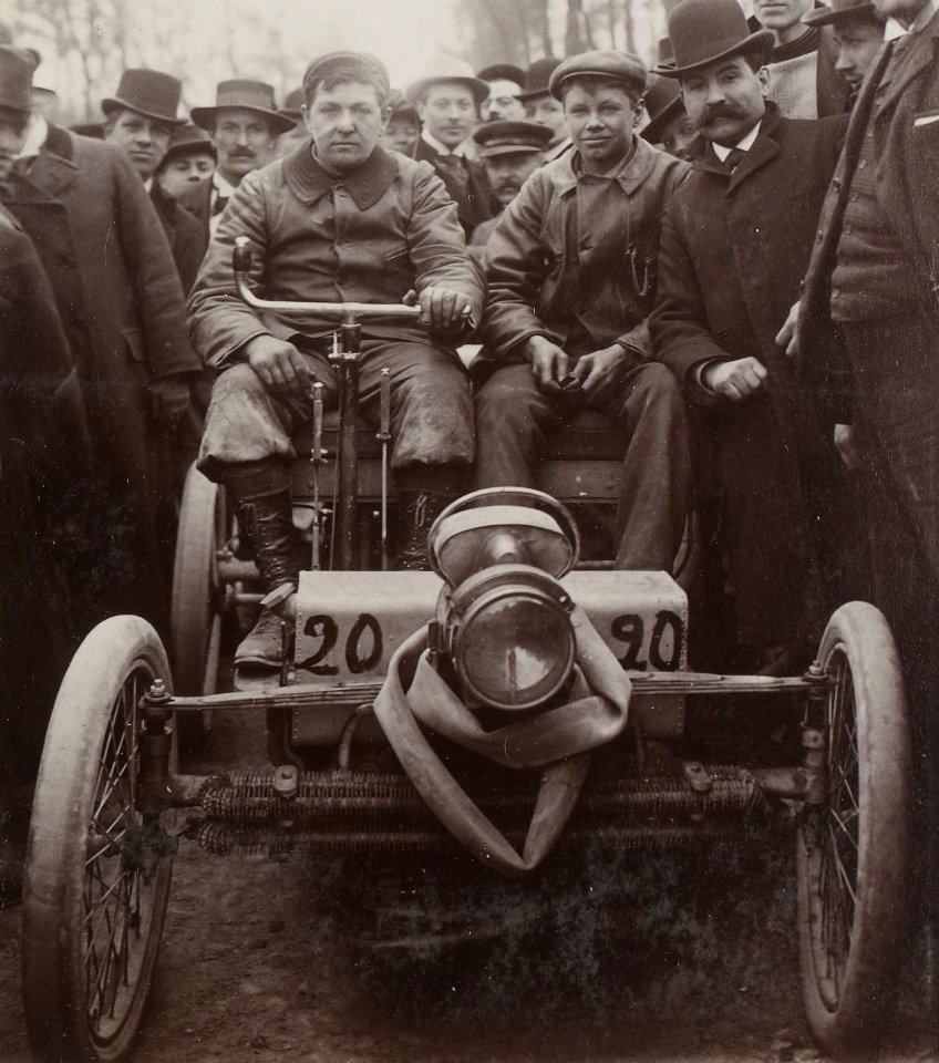 Léon Théry (victoire à la Coupe des voiturettes en mars 1900)