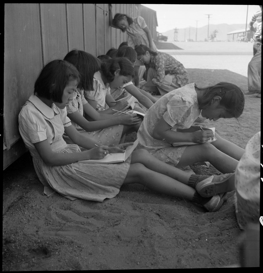 Manzanar Relocation Center, Manzanar, California. An elementary school with voluntary attendance ha . . . - NARA - 537961