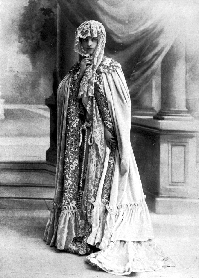 Manteau du soir par Redfern 1902 cropped
