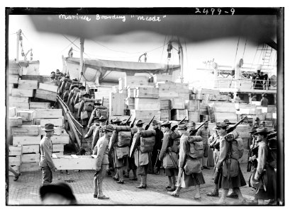 Marines boarding MEADE LCCN2014691414