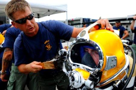 Mobile Diving and Salvage Unit 2 DVIDS302525