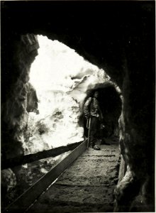 Marmolatagletscher, Unterirdische Gänge und Zuführungswege zu den höchsten Stellungen der Kote 3200 (BildID 15419296)