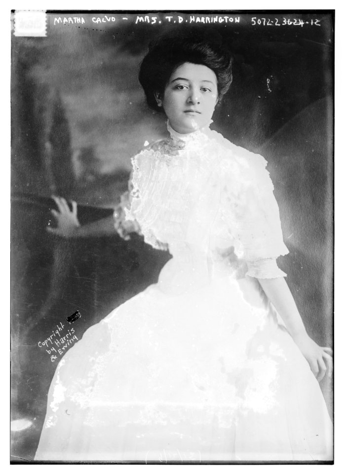 Martha Calvo - Mrs. T.D. Harrington LCCN2014709888
