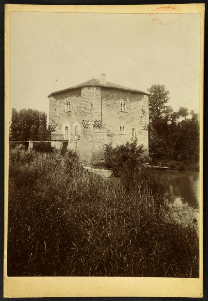 Moulin fortifié XIV - J-A Brutails - Université Bordeaux Montaigne - 1115