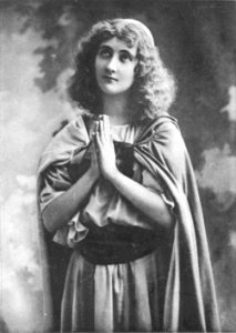 MASTIO, Catherine C. Jeangette. Photo Reutlinger