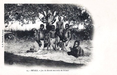 Mpaka-Jeu de Bondo aux noix de Palmes
