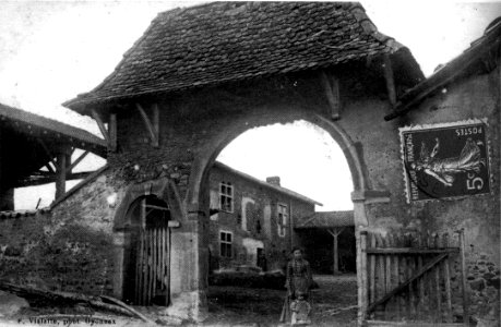 Maubec, en 1912, p 120 de L'Isère les 533 communes - F Vialatte, phot à Oyonnax photo