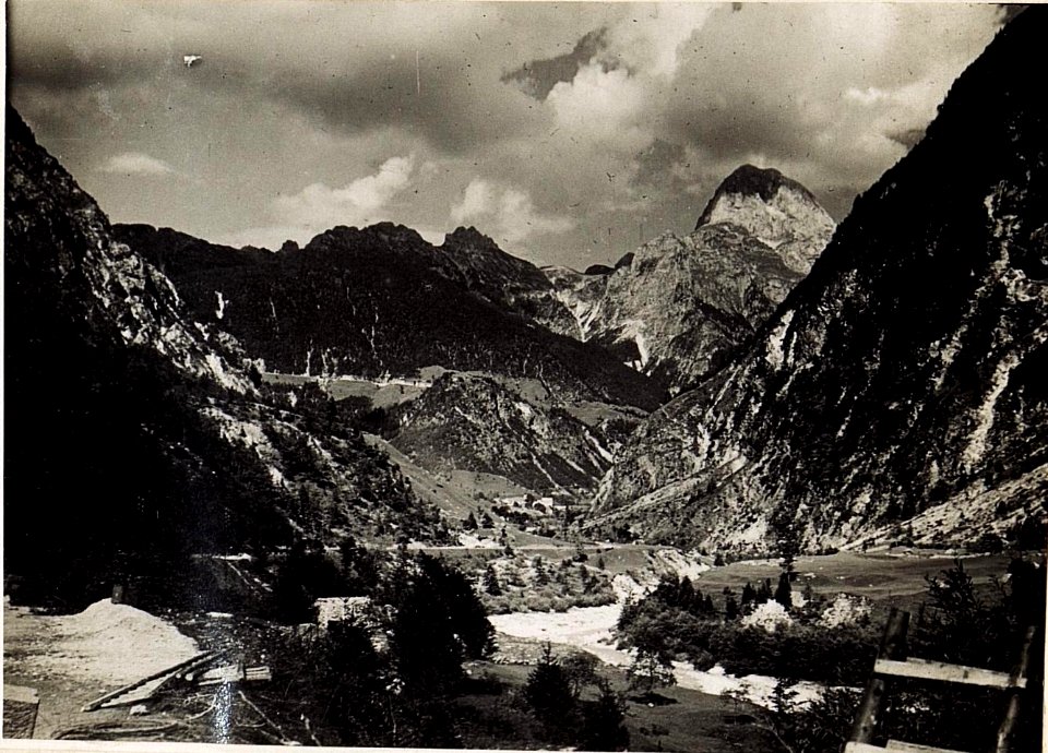 Mozenza.Blick gegen Breht und auf den Mannhart. (BildID 15495975)