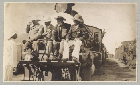 Mr. Roosevelt's first cow-catcher ride LCCN2013651229