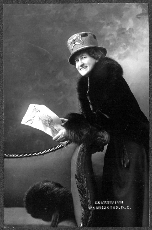 Mrs. George Elder Adams 147001v