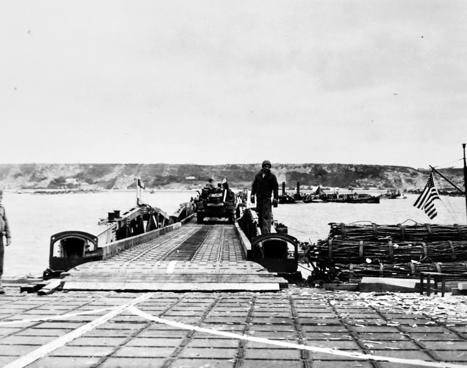 Mulberry harbor Whale bridge segment in WWII (41473245664)