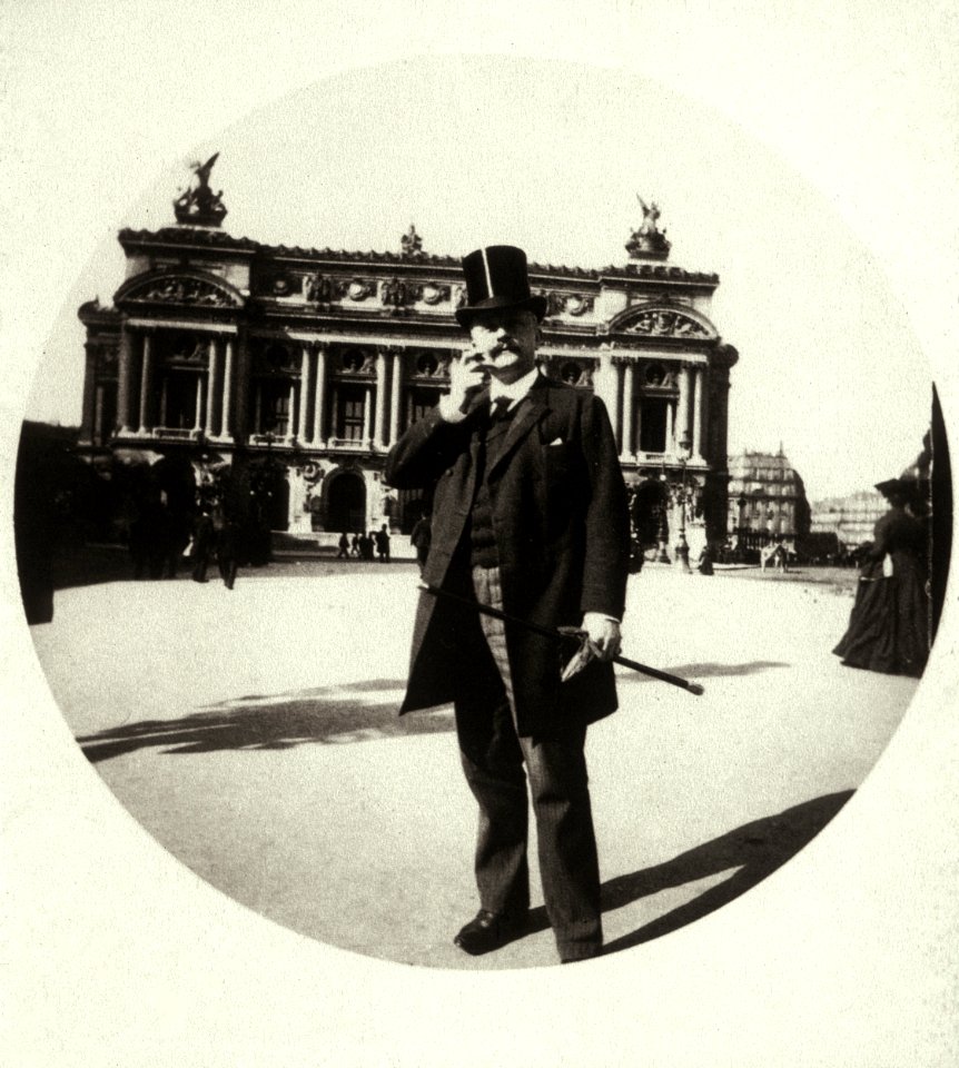 Nadar at Place de l'Opéra