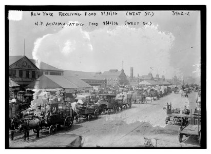 N.Y.C. accumulating food (West. St.) LCCN2014702597