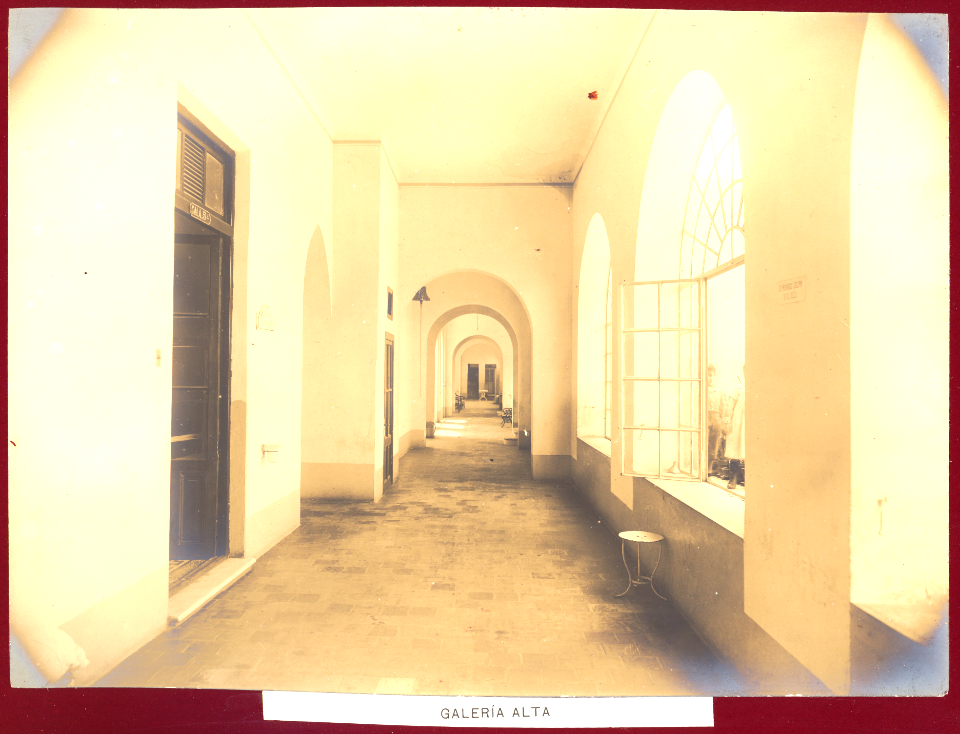 MG-53-004 (Hospital Rawson. Galería alta.)