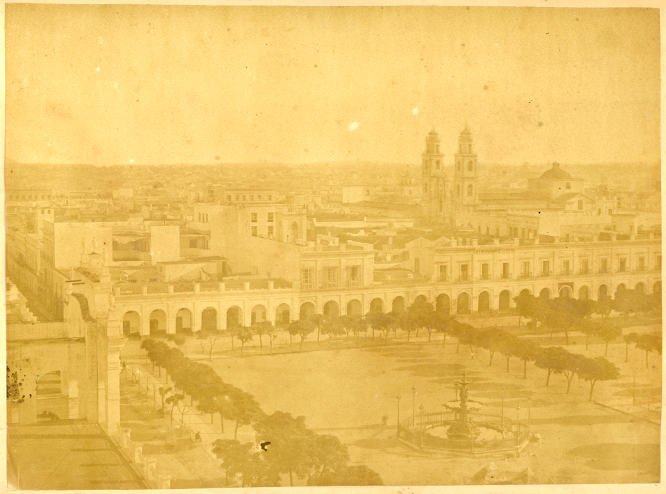 MG-c10-013 (Plaza de Mayo vista al sur y Recova nueva)